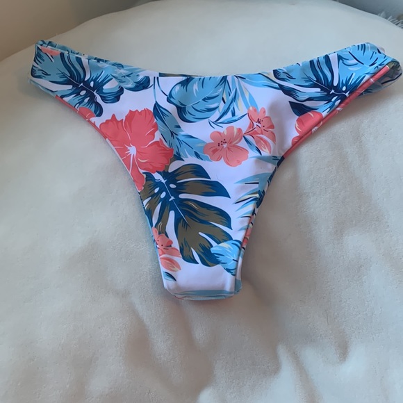 Blue, pink, and white Bikini bottoms - Picture 2 of 2